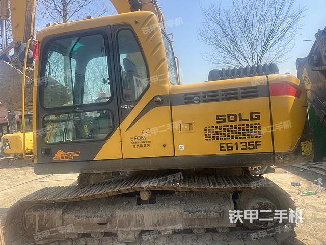 驾驶室整体（整机外观）