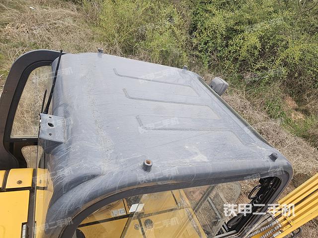 驾驶室顶部（整机外观）