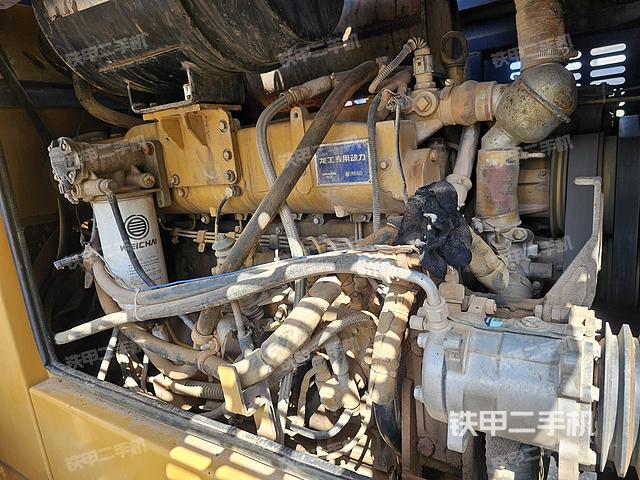 发动机左侧（整机外观及大件）