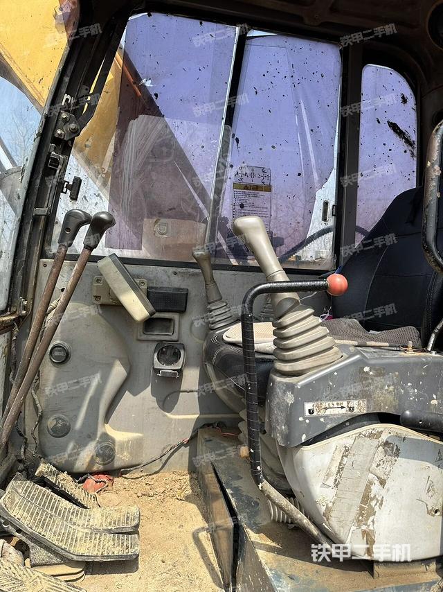 驾驶室整体（整机外观）