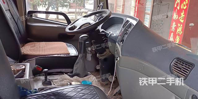 驾驶室操作台（设备外观及核心部件）