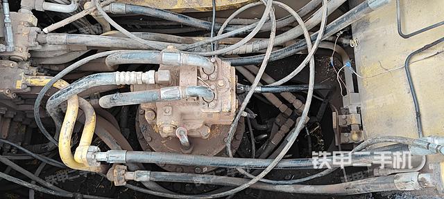 回转马达和主控阀（整机外观）