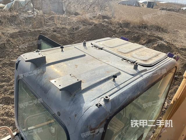 驾驶室顶部（整机外观）