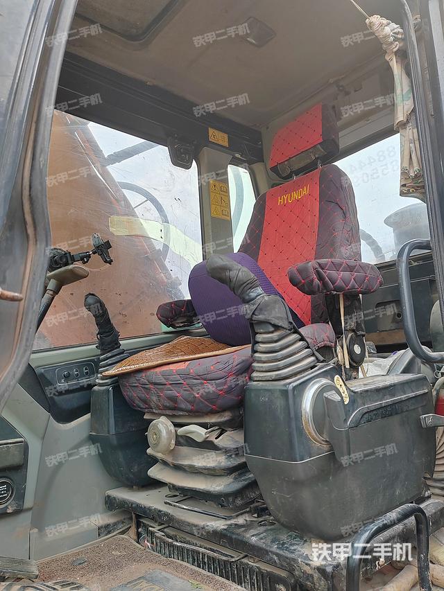 驾驶室整体（整机外观）