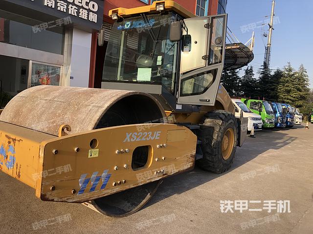 整机右侧（设备外观及核心部件）