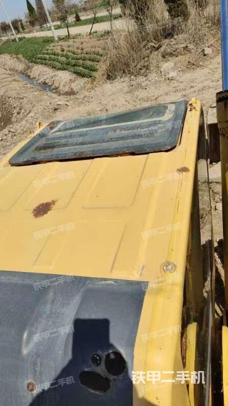 驾驶室顶部（整机外观）