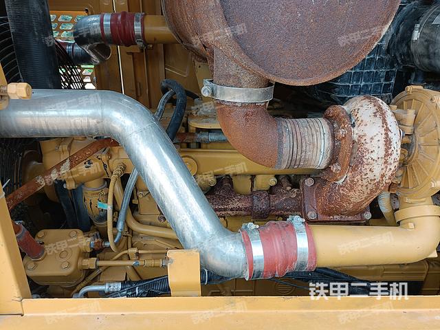 发动机右侧（整机外观及大件）