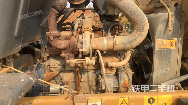 发动机左侧（整机外观及大件）