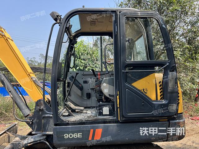 驾驶室整体（整机外观）