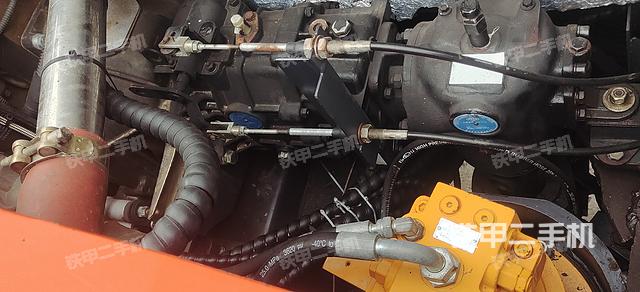 回转马达和主控阀（整机外观）