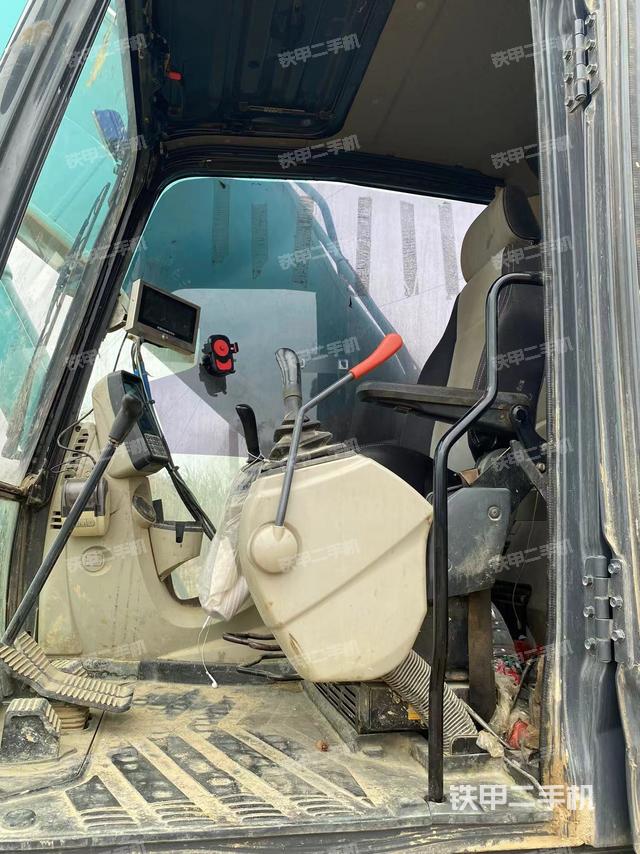 驾驶室整体（整机外观）