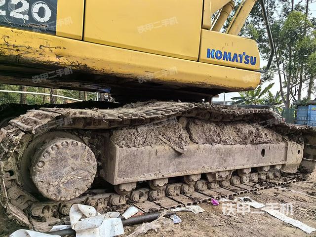 液压泵舱室正面整体（整机外观）