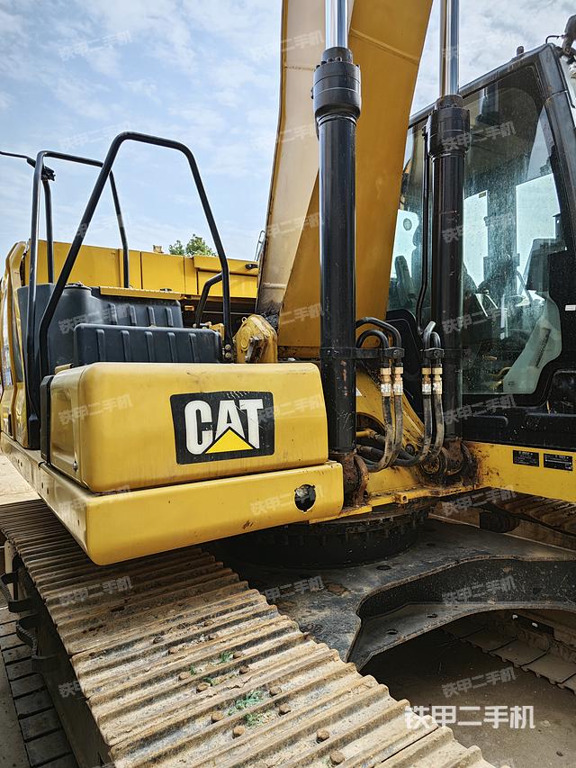 驾驶室顶部（整机外观）