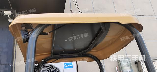 驾驶室顶部（整机外观）