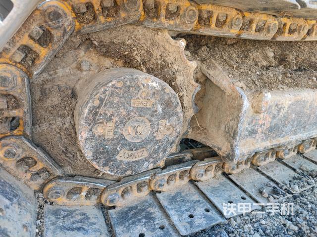 右側(cè)履帶整體?（行走機(jī)構(gòu)）