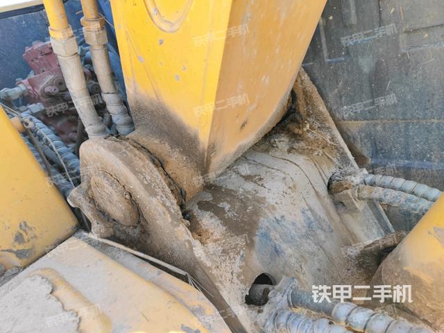 大臂根部?斜（工作和回轉(zhuǎn)裝置）