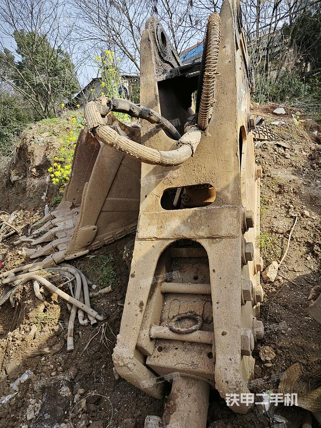 整机右后45°（设备外观及核心部件）