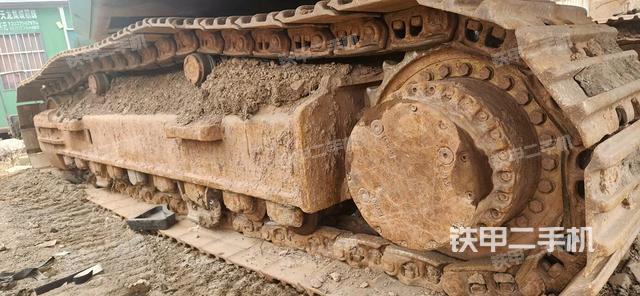 单侧履带整体（整机外观）