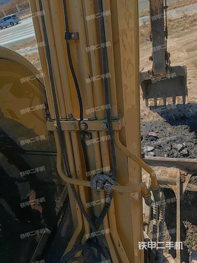 大臂背部俯視（工作和回轉(zhuǎn)裝置）