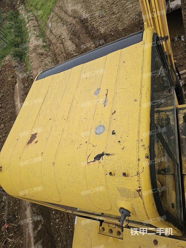 驾驶室顶部（整机外观）