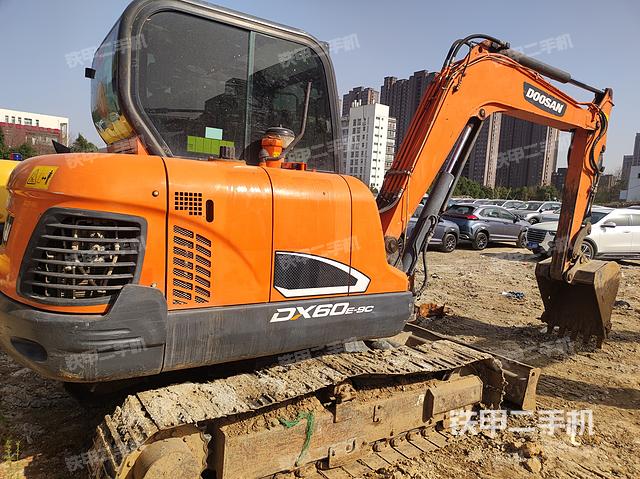 斗山DX60E-9C挖掘机