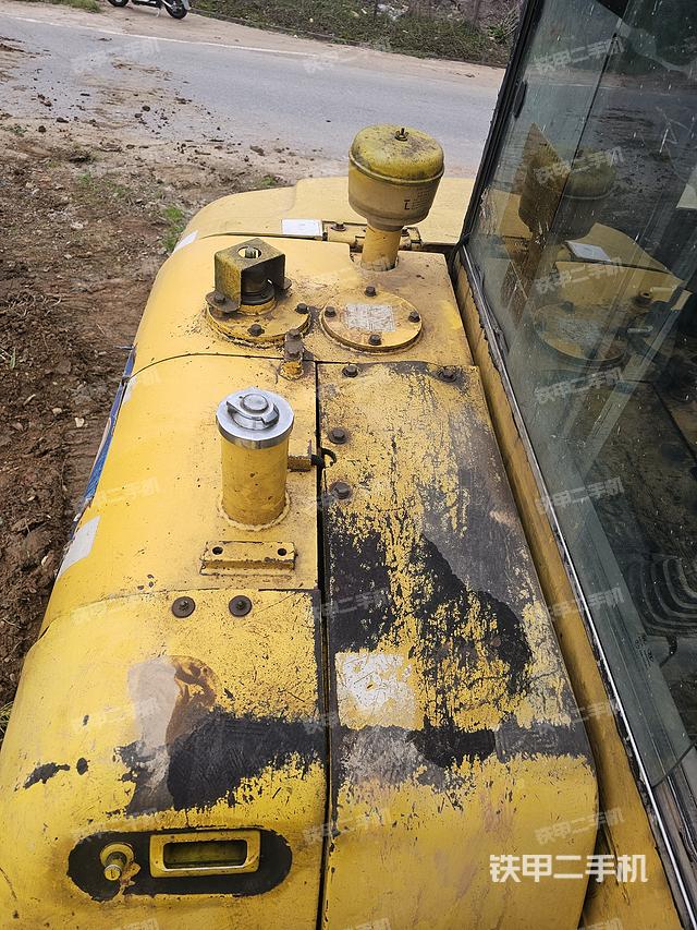 回转马达和主控阀（整机外观）