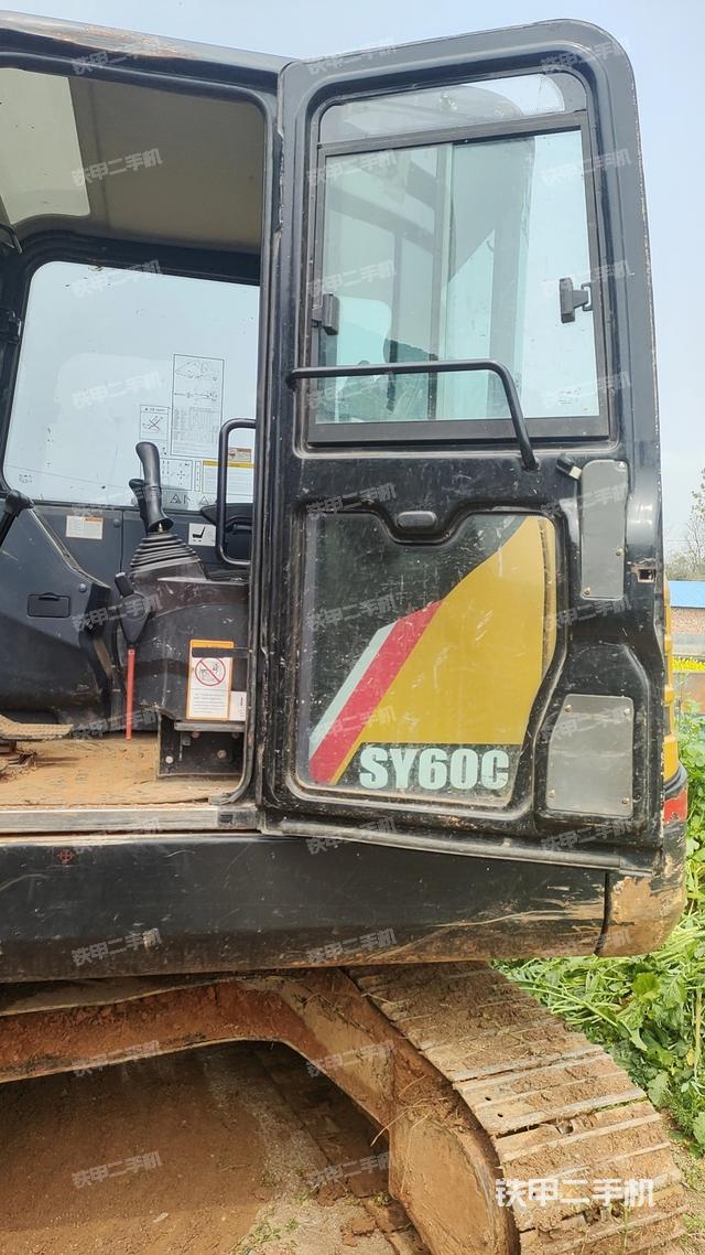 驾驶室整体（整机外观）