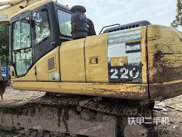 驾驶室顶部（整机外观）