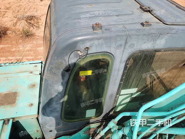 驾驶室顶部（整机外观）