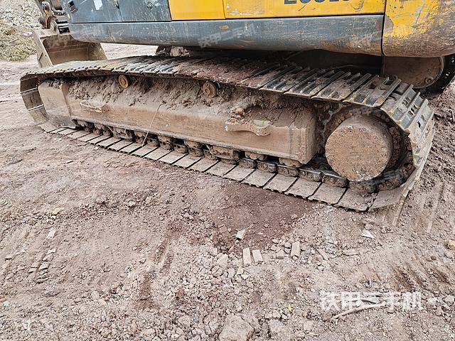 单侧履带整体（整机外观）