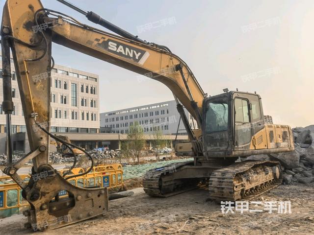 三一重工SY205C挖掘機(jī)