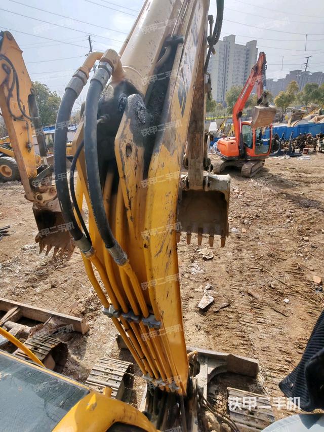 大臂整體?右側(工作和回轉裝置) 大臂整體?右側(工作和回轉裝置)