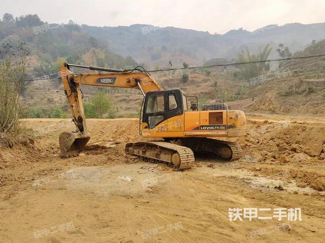 雷沃重工FR220-7挖掘机