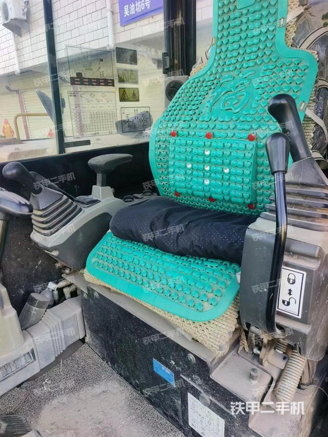 驾驶室整体（整机外观）