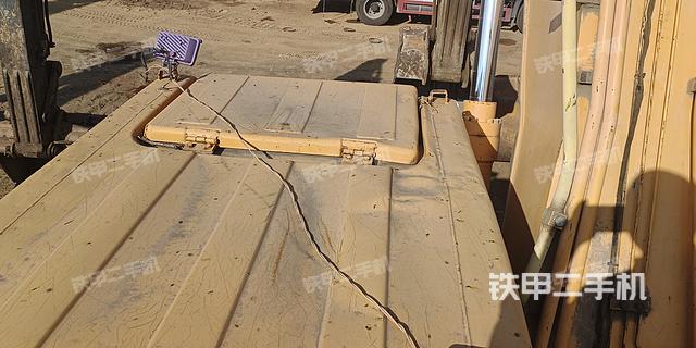 驾驶室顶部（整机外观）