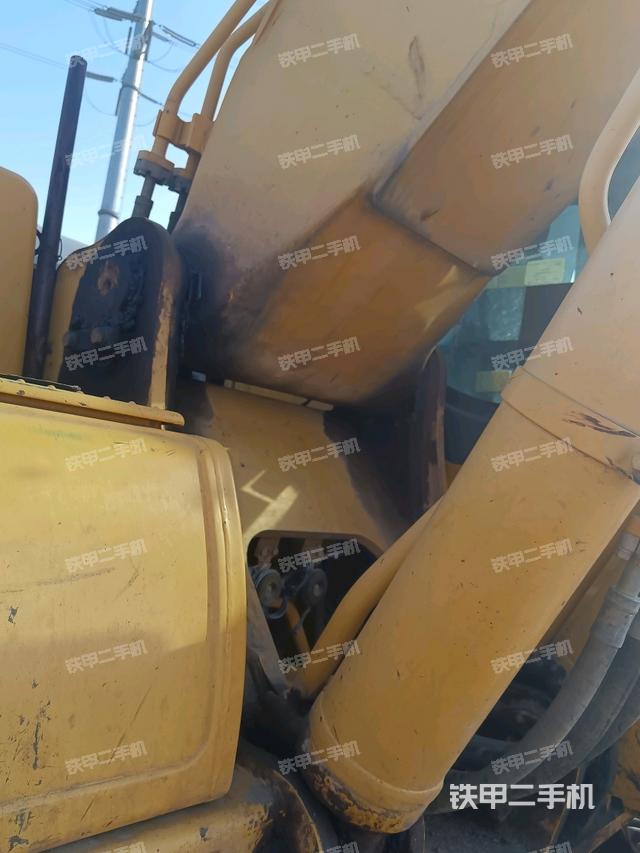 大臂根部?斜視(工作和回轉裝置) 大臂根部?斜視(工作和回轉裝置)