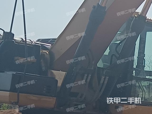 大臂根部?斜視(工作和回轉(zhuǎn)裝置) 大臂根部?斜視(工作和回轉(zhuǎn)裝置)