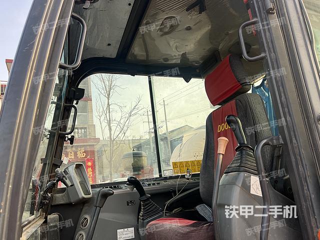 驾驶室整体（整机外观）