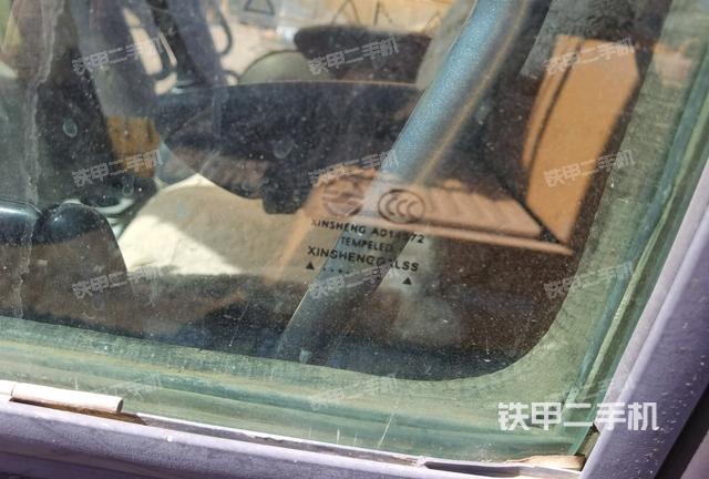 右側(cè)玻璃角標(biāo)（駕駛室部分）