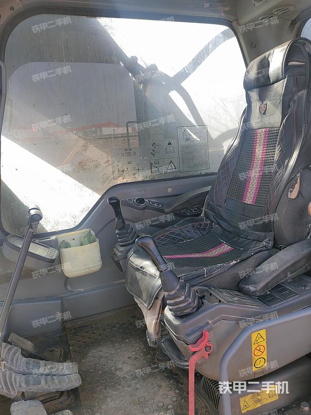 驾驶室整体（整机外观）