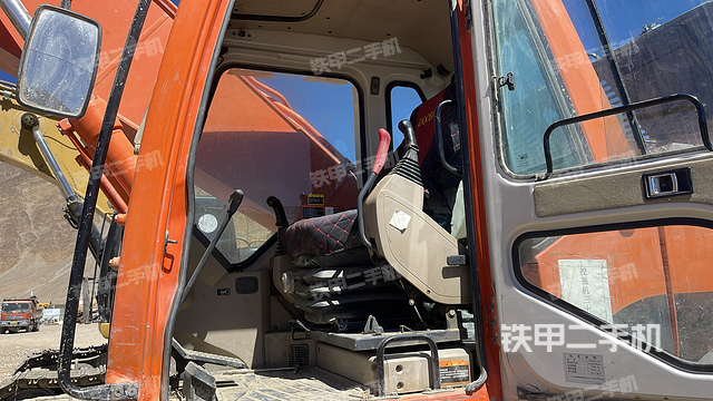 驾驶室整体（整机外观）