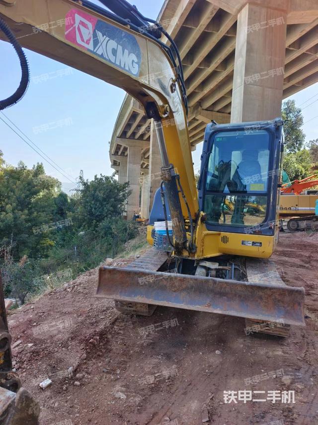 驾驶室整体（整机外观）