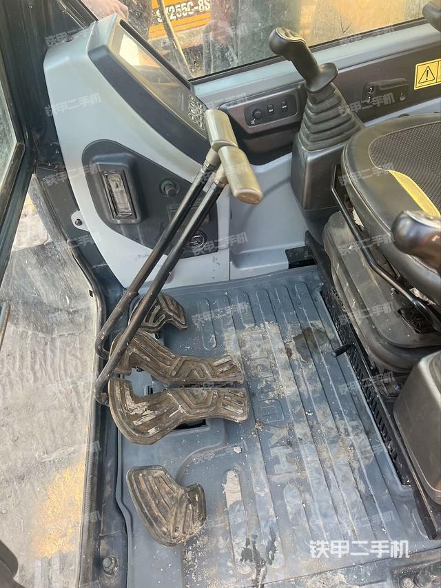 驾驶室整体（整机外观）