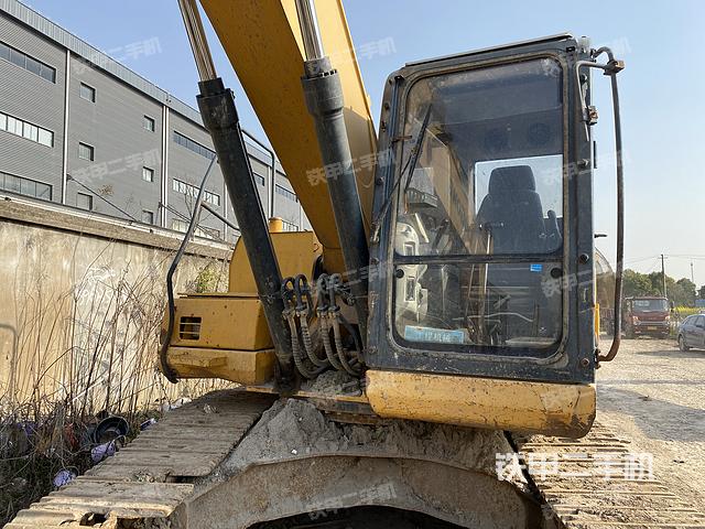 驾驶室整体（整机外观）