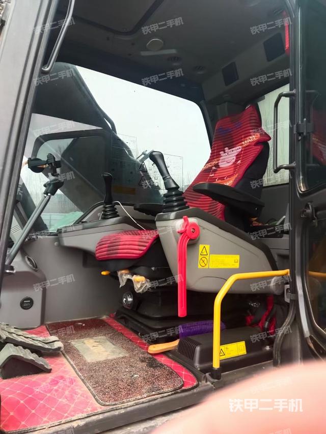 驾驶室整体（整机外观）