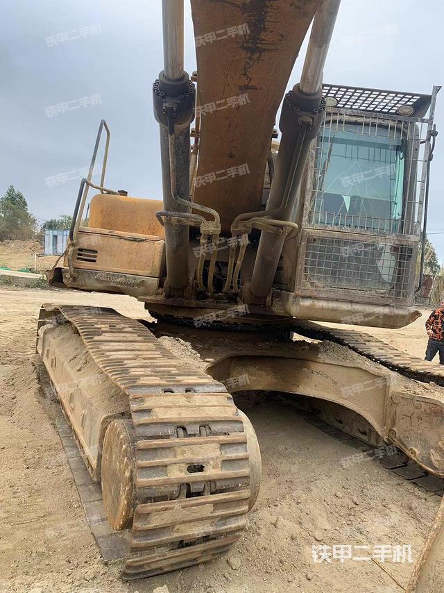 单侧履带整体（整机外观）