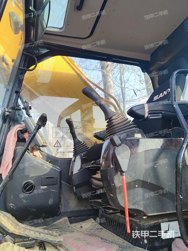 驾驶室整体（整机外观）