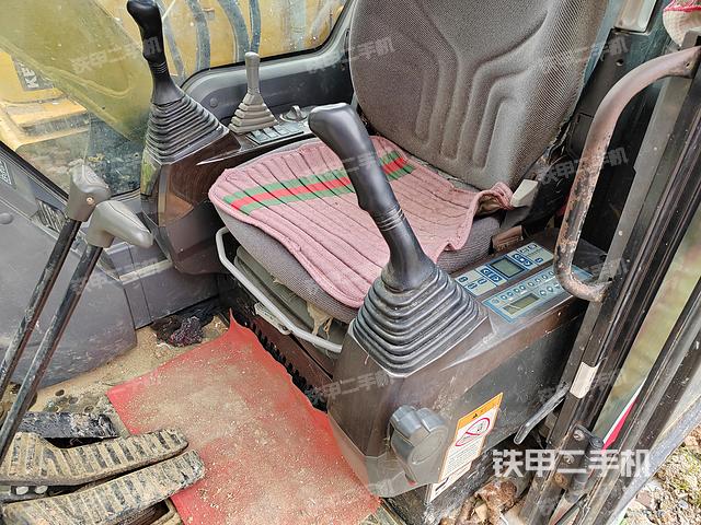 驾驶室整体（整机外观）