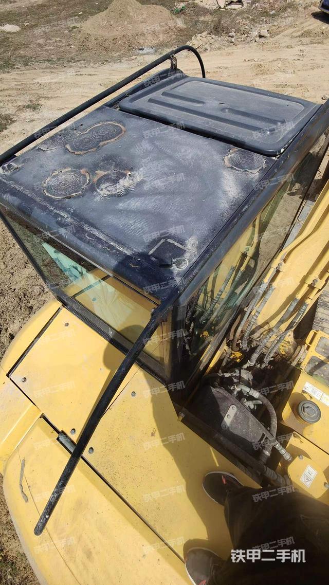 驾驶室顶部（整机外观）