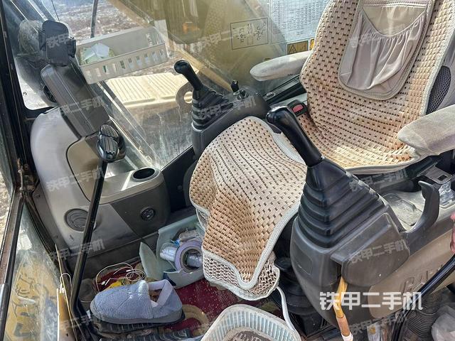 驾驶室整体（整机外观）